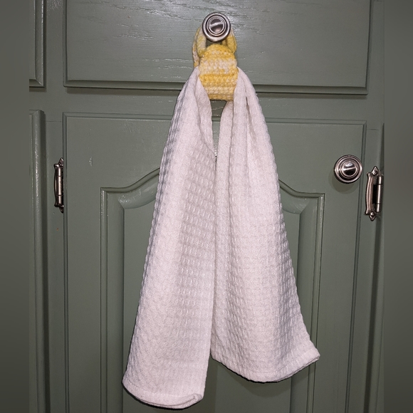 NEW Towel Holder Tea Yellow HANDCRAFTED Crochet - Picture 1 of 8